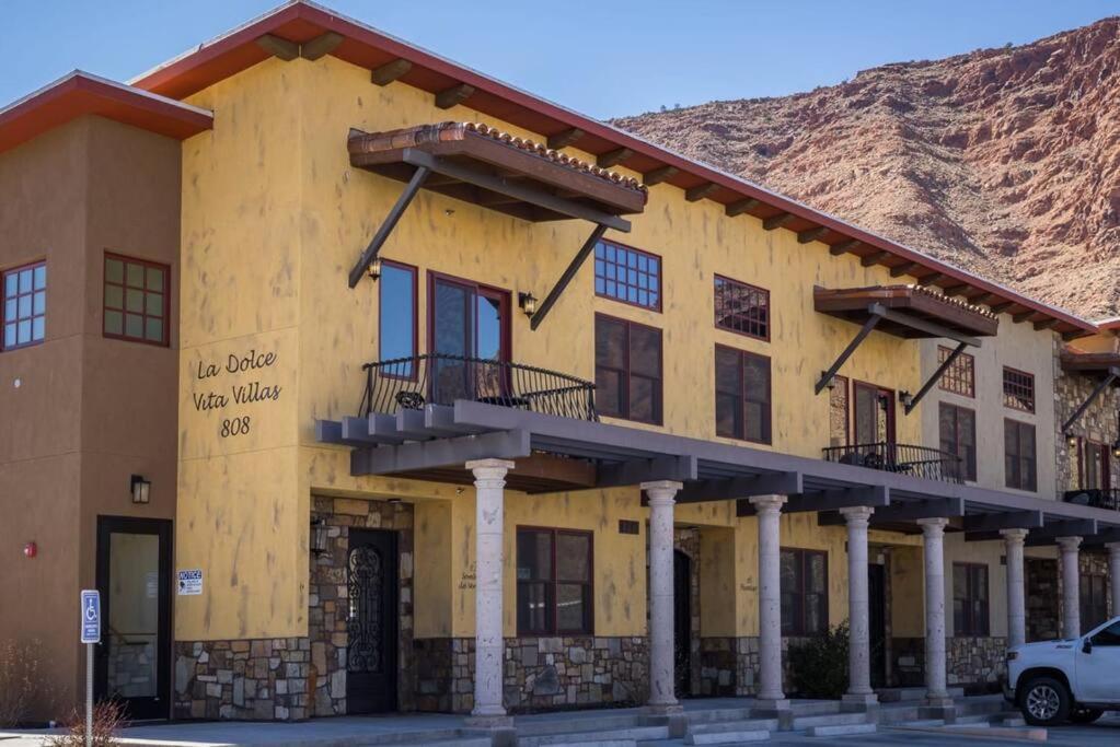 Luxury Downtown Rental - La Dolce Vita Villa #3 Moab Luaran gambar