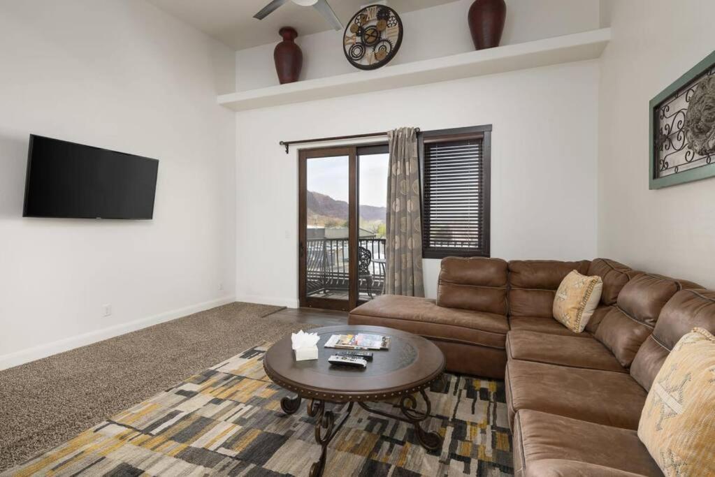 Luxury Downtown Rental - La Dolce Vita Villa #3 Moab Luaran gambar