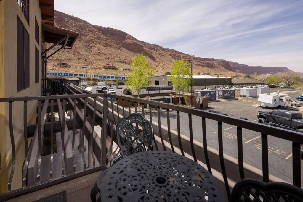 Luxury Downtown Rental - La Dolce Vita Villa #3 Moab Luaran gambar